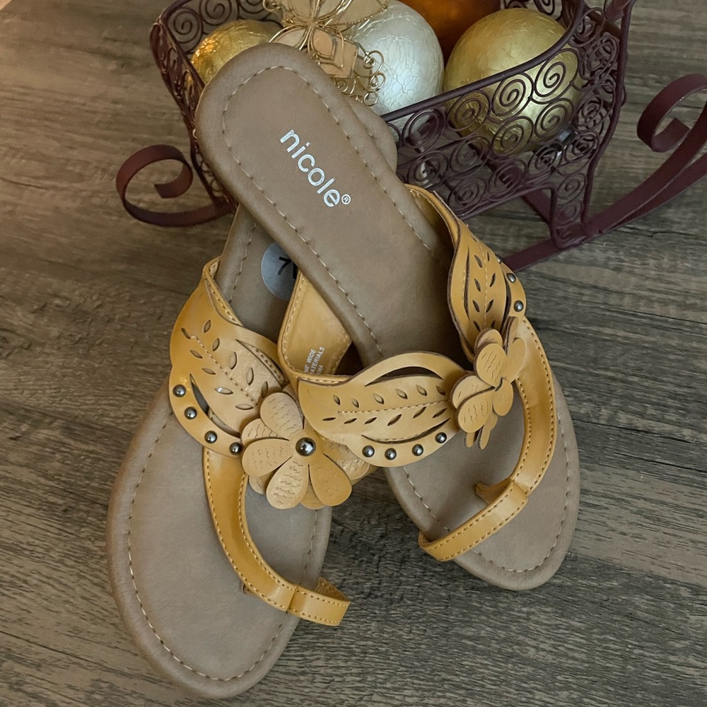Nicole Caroline sandal, gently worn